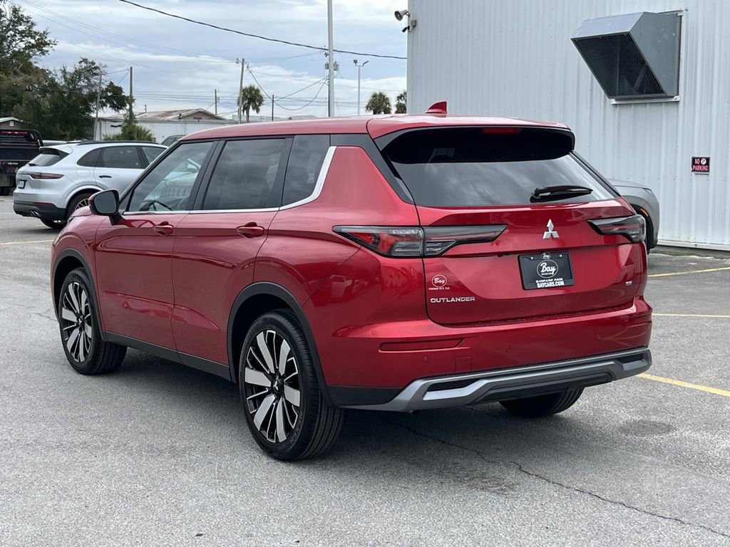 New 2026 Mitsubishi Outlander SE image 3