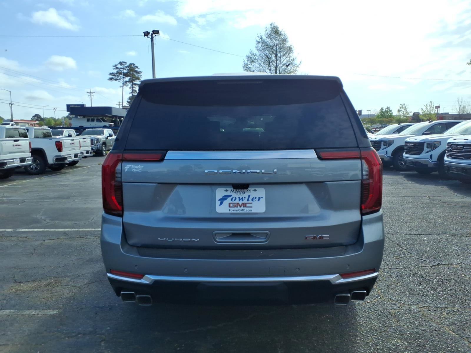 New 2026 GMC Yukon XL Denali w/ Denali Reserve Package image 4