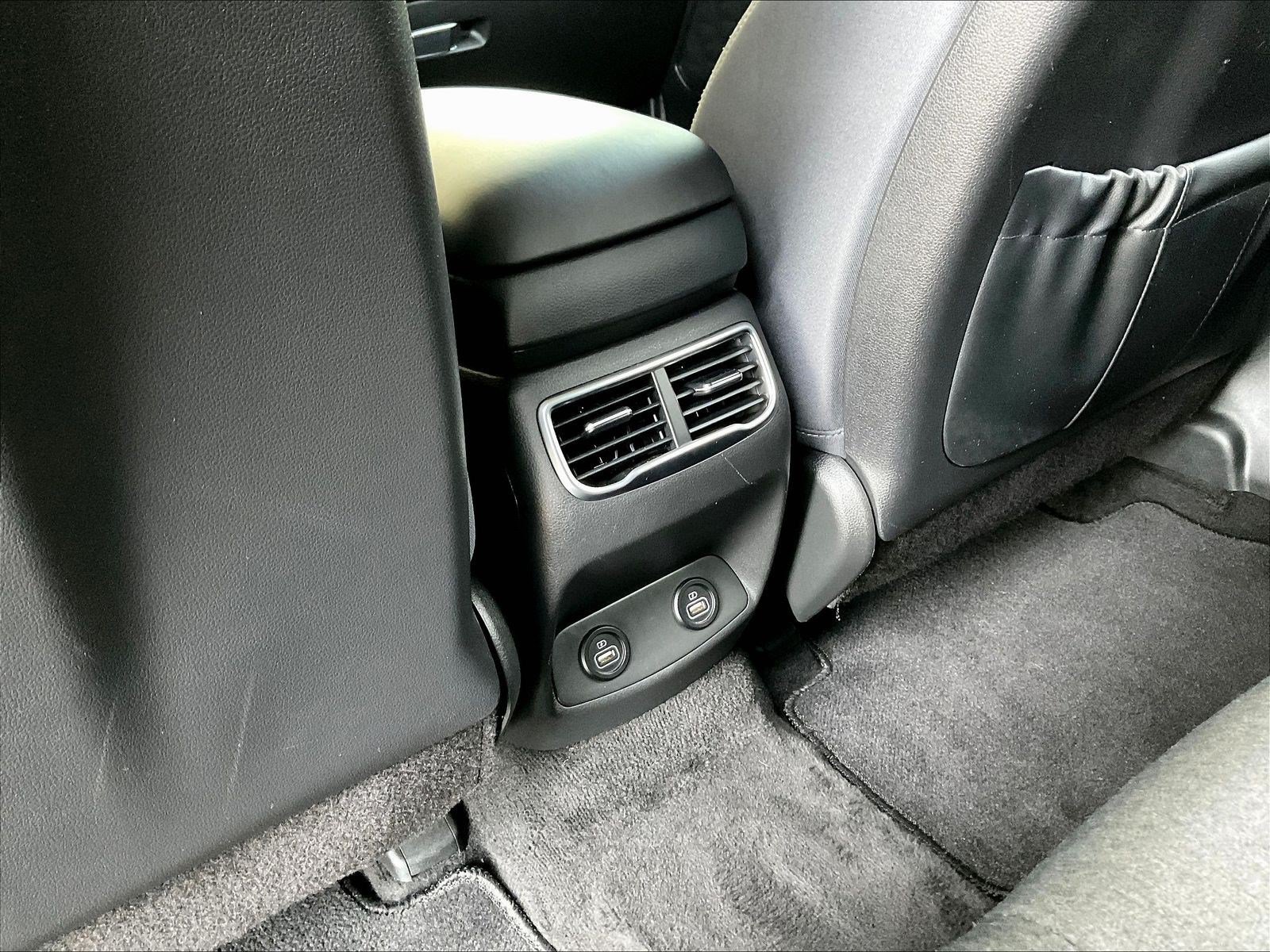 Used 2023 Hyundai Santa Fe SEL FWD image 10