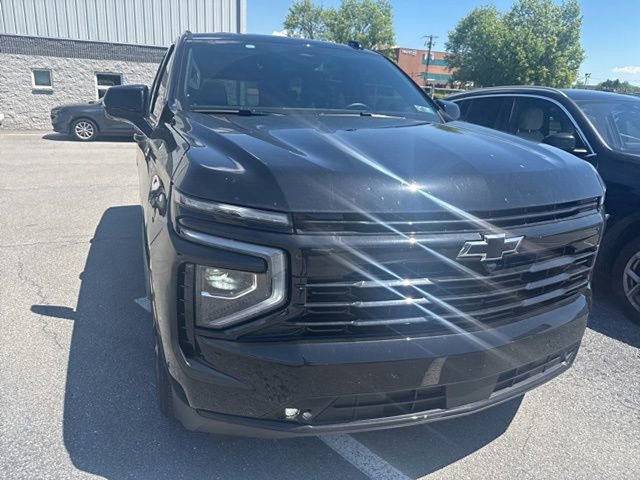 Used 2025 Chevrolet Tahoe RST w/ RST Capability Package AWD/4WD image 3