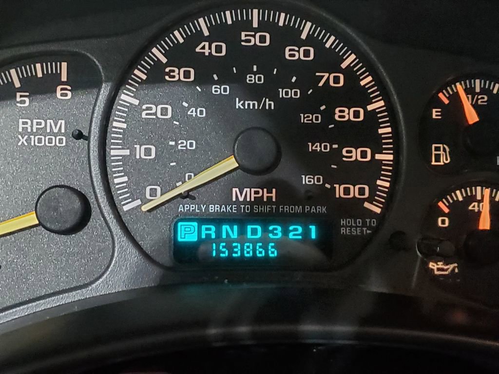 Used 2001 Chevrolet Suburban LS w/ LS Preferred Equipment Group image 32