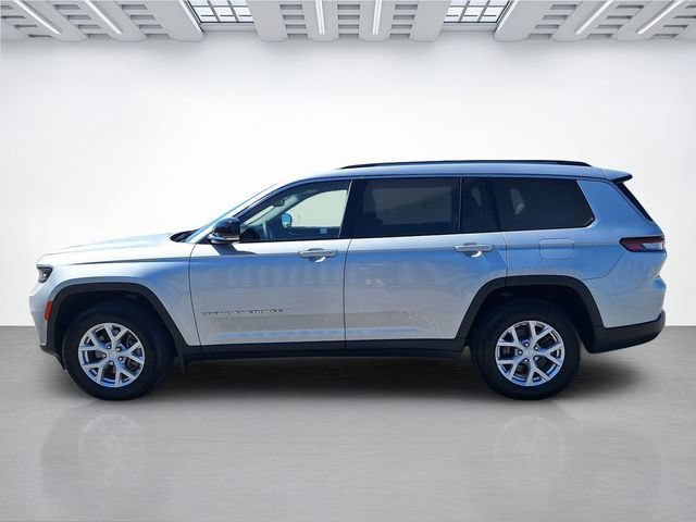 Used 2023 Jeep Grand Cherokee L Limited w/ Trailer Tow Group (B) AWD/4WD image 7