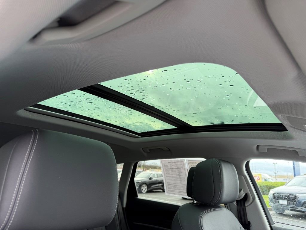 Certified 2022 Audi e-tron Premium image 15