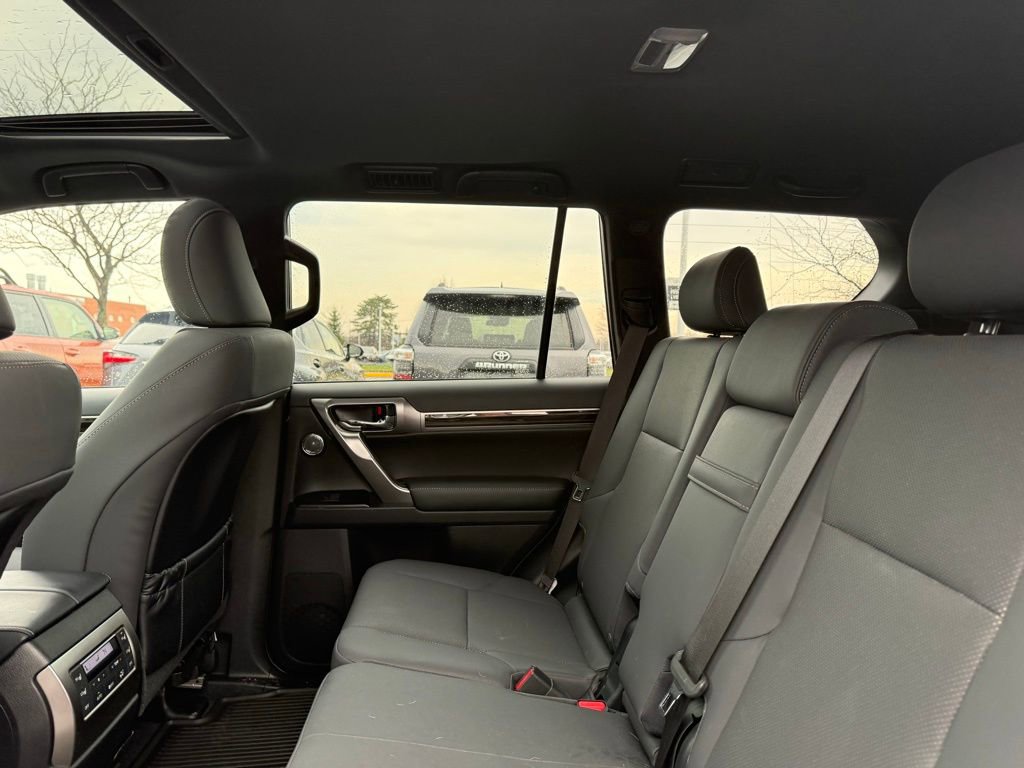 Used 2023 Lexus GX 460 Premium w/ Premium Plus Package image 15