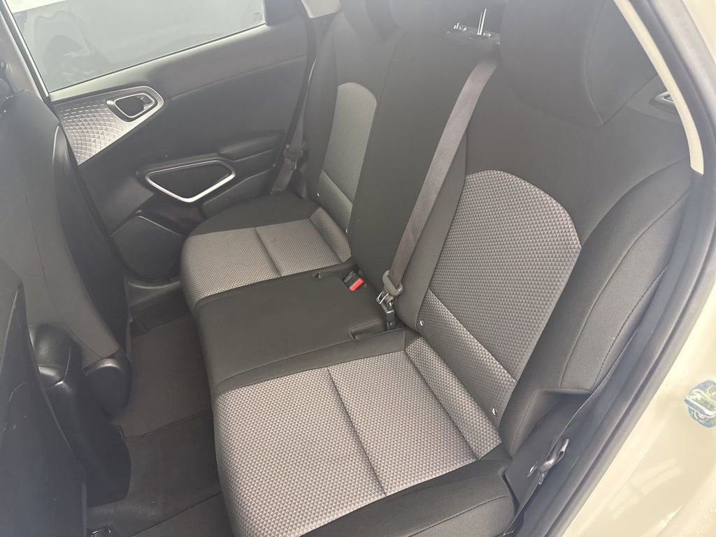Used 2024 Kia Soul LX w/ Option Group 015 FWD image 32