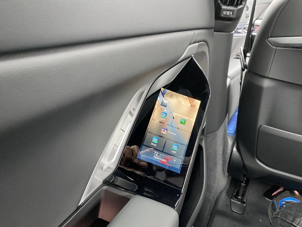 New 2026 BMW 760i xDrive w/ Premium Package image 8