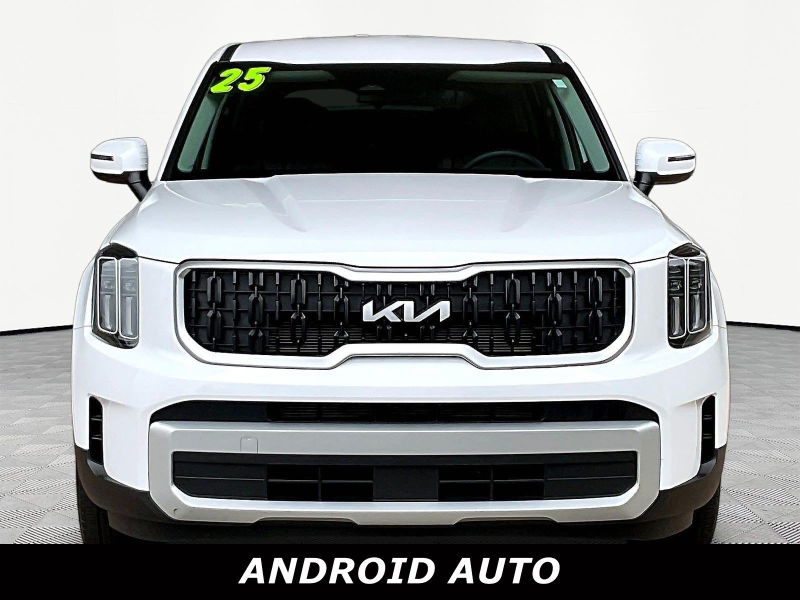 Used 2025 Kia Telluride LX FWD image 2