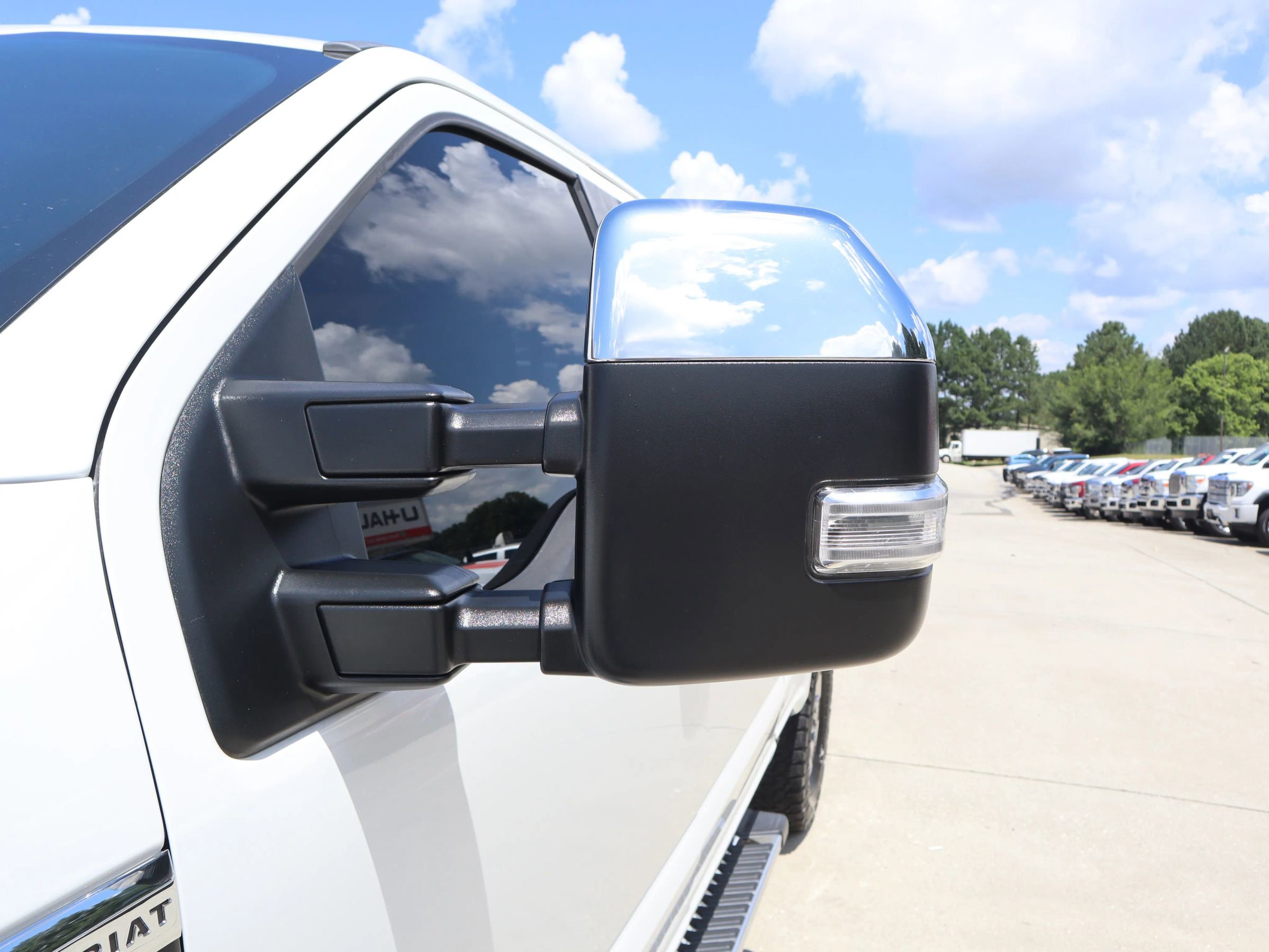 Used 2019 Ford F250 Lariat w/ Chrome Package image 40
