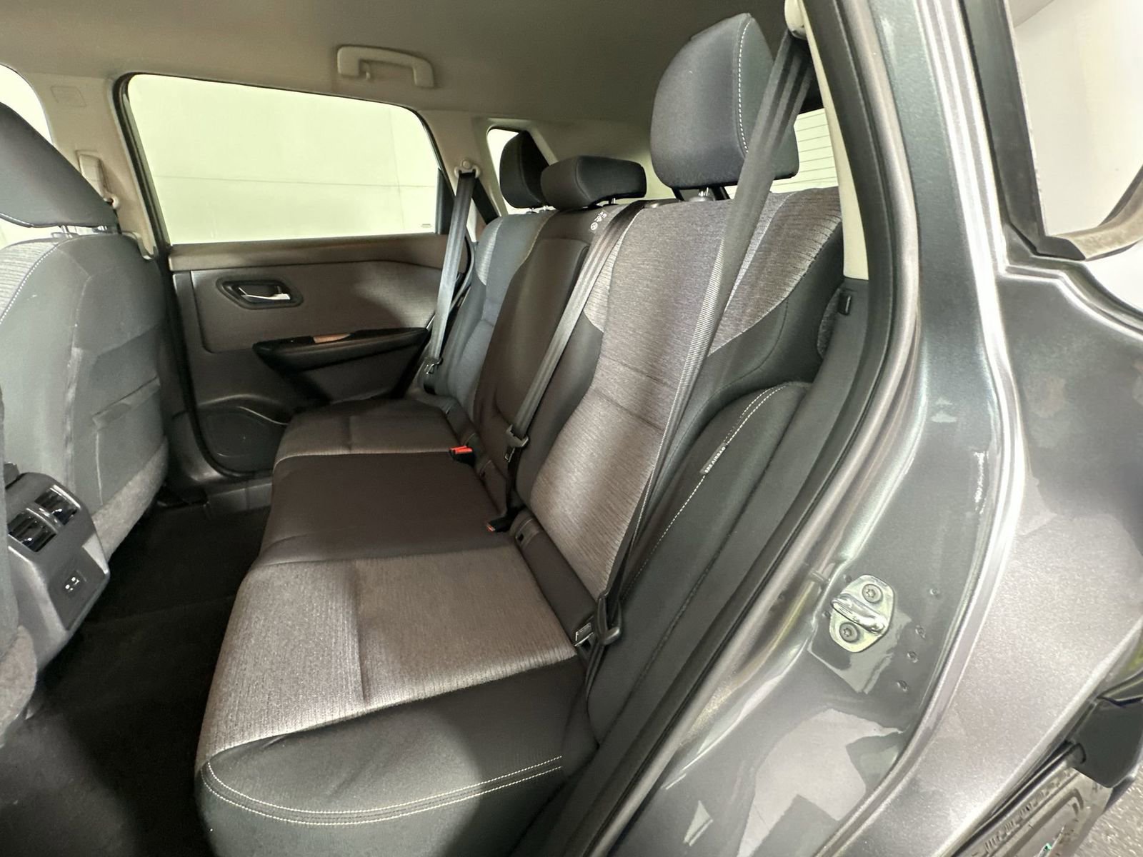 Used 2021 Nissan Rogue SV image 22