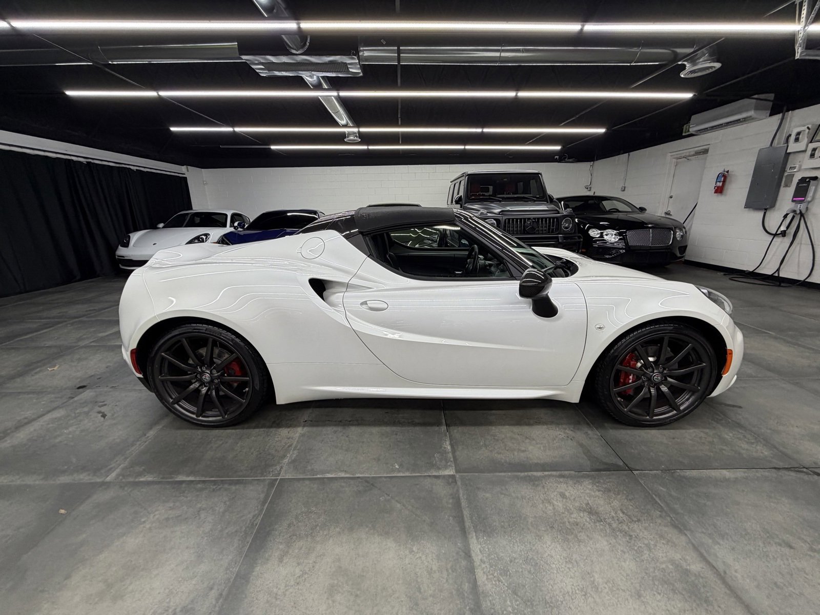 Used 2018 Alfa Romeo 4C Spider w/ Spider Track Package 3 image 8