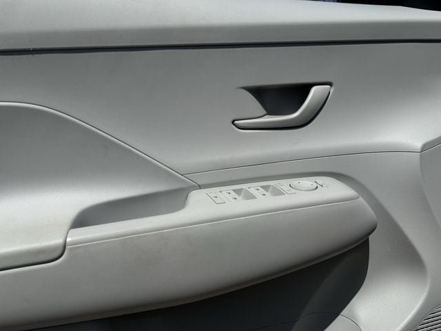 Used 2024 Hyundai Kona SEL AWD/4WD image 23