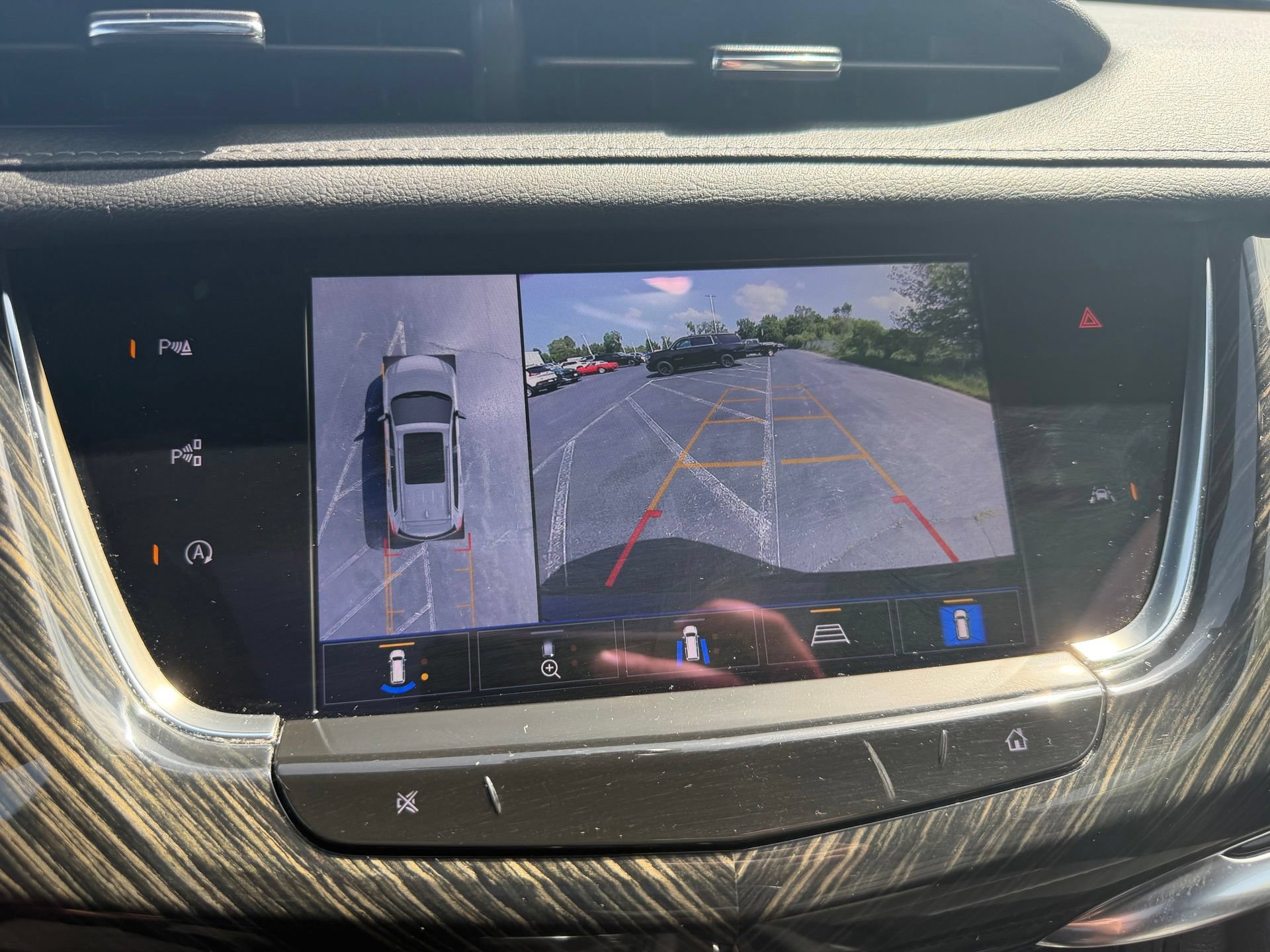 Certified 2023 Cadillac XT6 Premium Luxury w/ Technology Package AWD/4WD image 7
