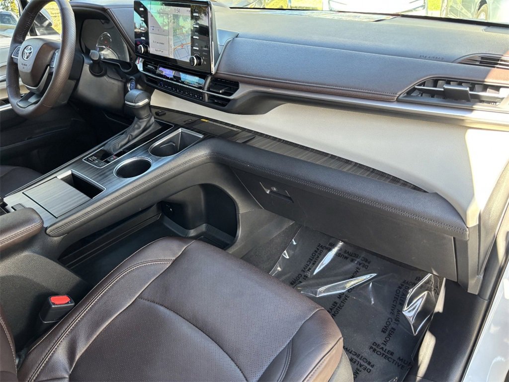 Certified 2023 Toyota Sienna Platinum image 15