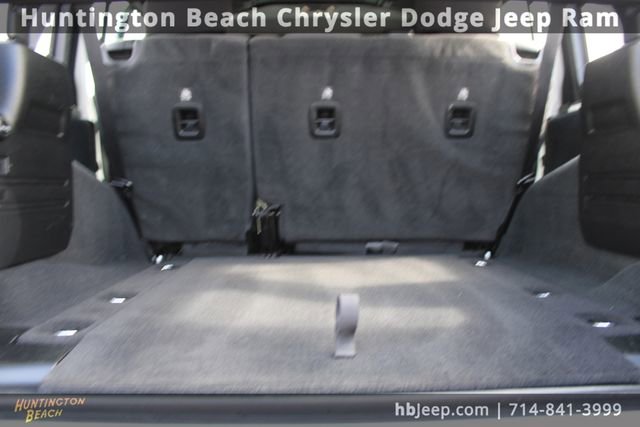 Used 2023 Jeep Wrangler Sport image 32