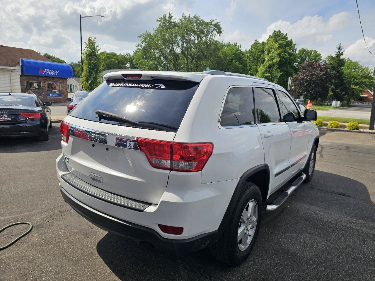 Used 2013 Jeep Grand Cherokee Laredo w/ Laredo E Group AWD/4WD image 11