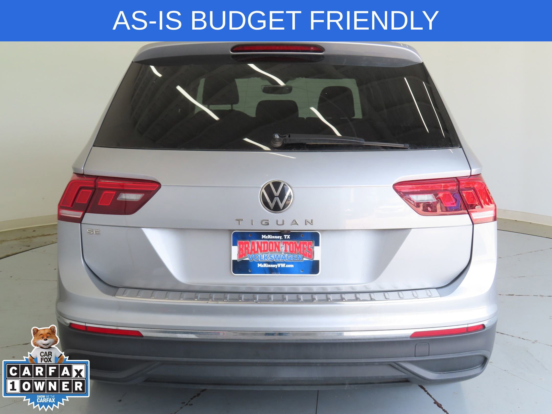 Used 2022 Volkswagen Tiguan SE w/ Panoramic Sunroof Package FWD image 2