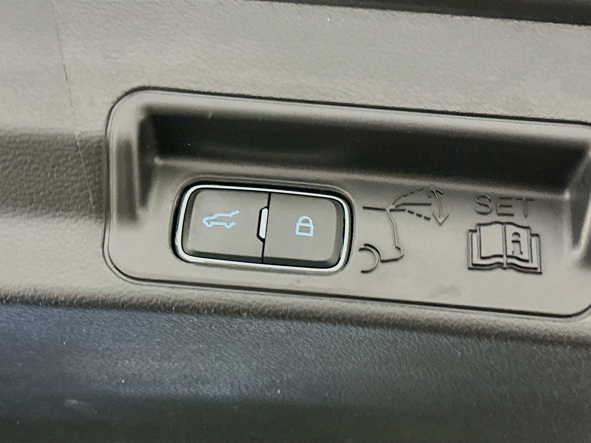 Used 2025 Ford Explorer Platinum w/ LUX Leather Package image 33