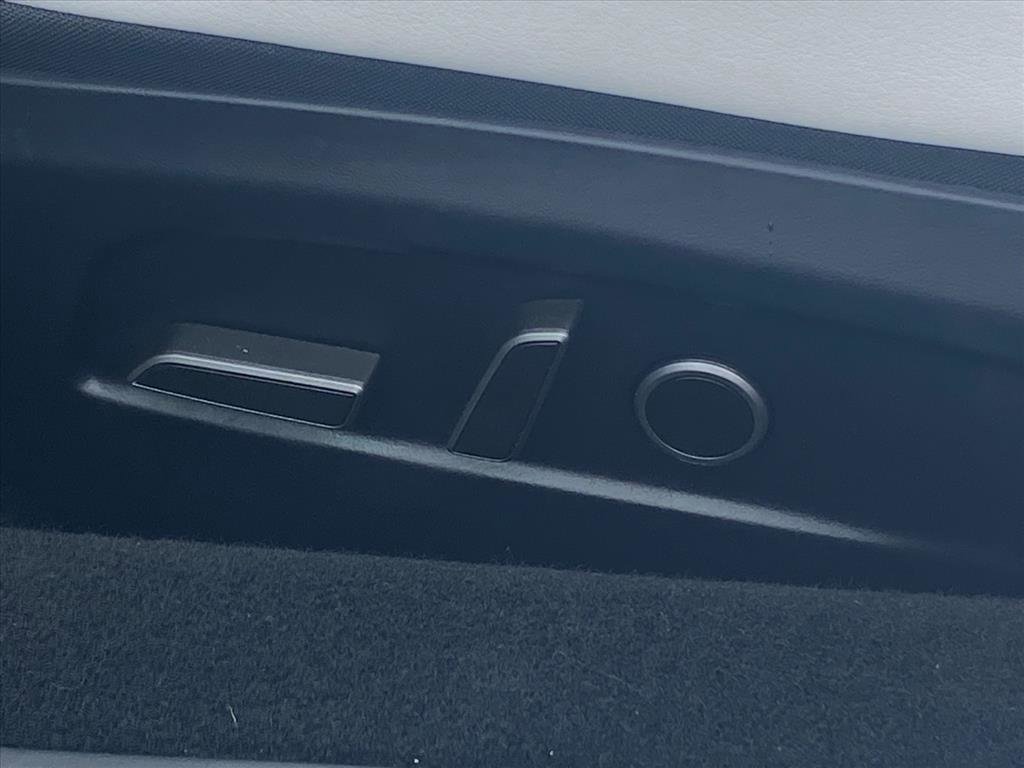 Used 2024 Tesla Model 3 Standard Range image 13