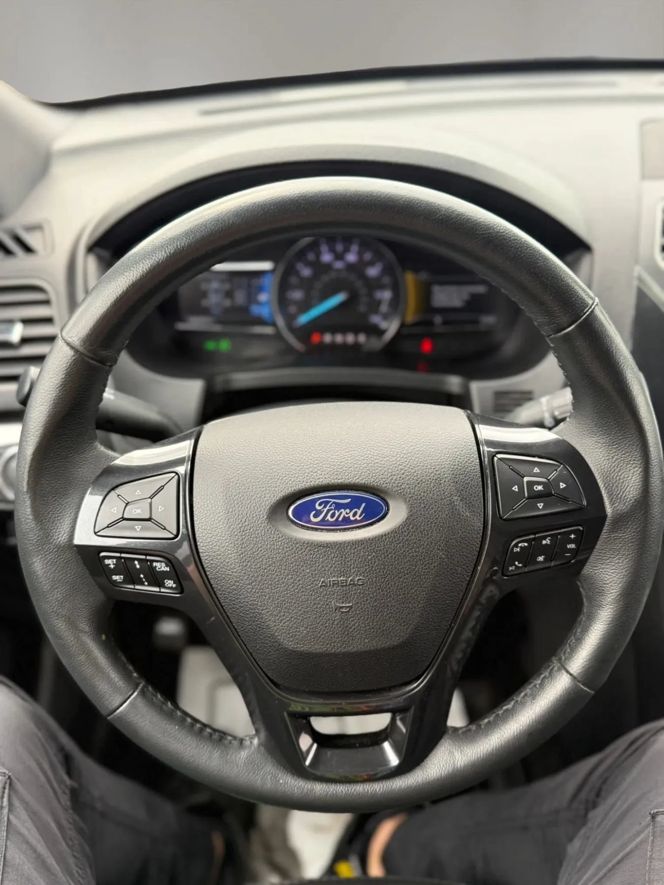 Used 2019 Ford Explorer XLT w/ Equipment Group 202A FWD image 18