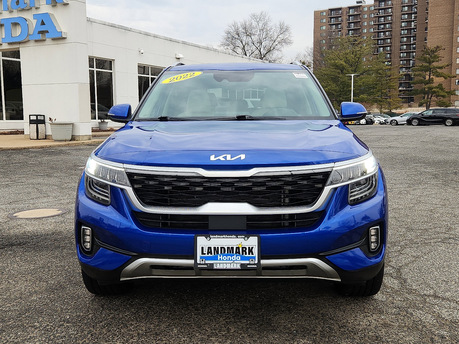 Used 2022 Kia Seltos SX w/ Sunroof Package image 2