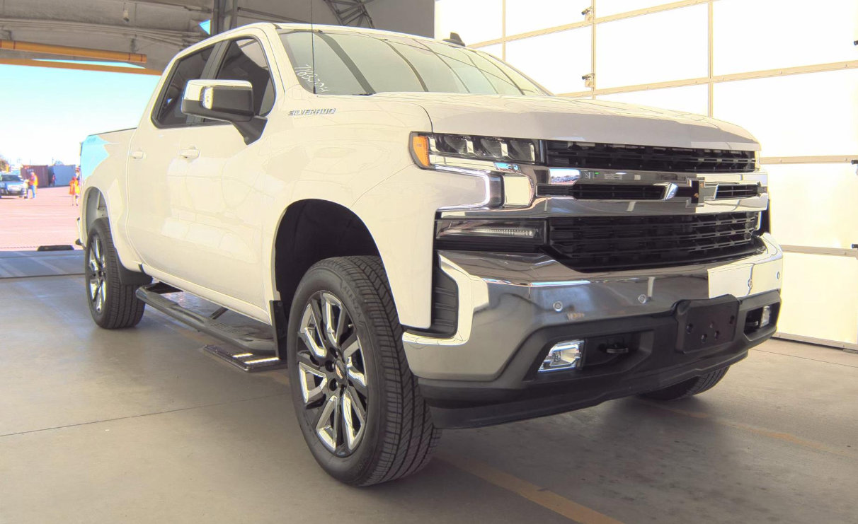 Used 2020 Chevrolet Silverado 1500 LT w/ Convenience Package image 4
