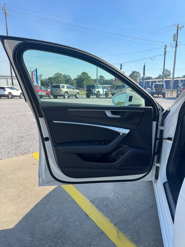 Used 2023 Audi A6 Premium image 8