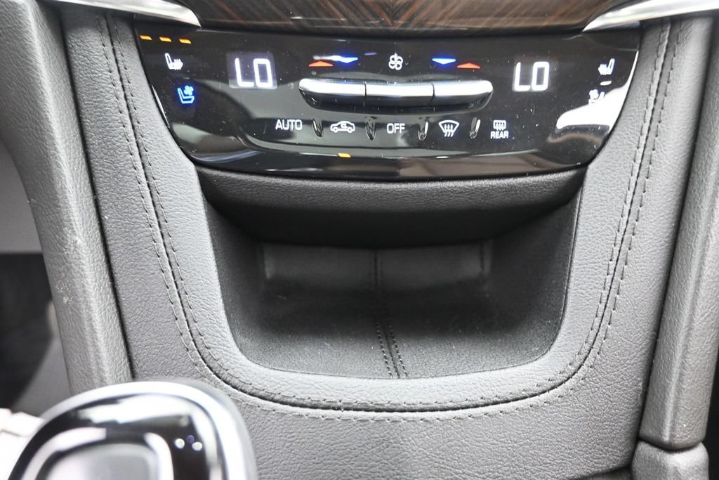 Used 2023 Cadillac XT6 Premium Luxury w/ Platinum Package AWD/4WD image 22