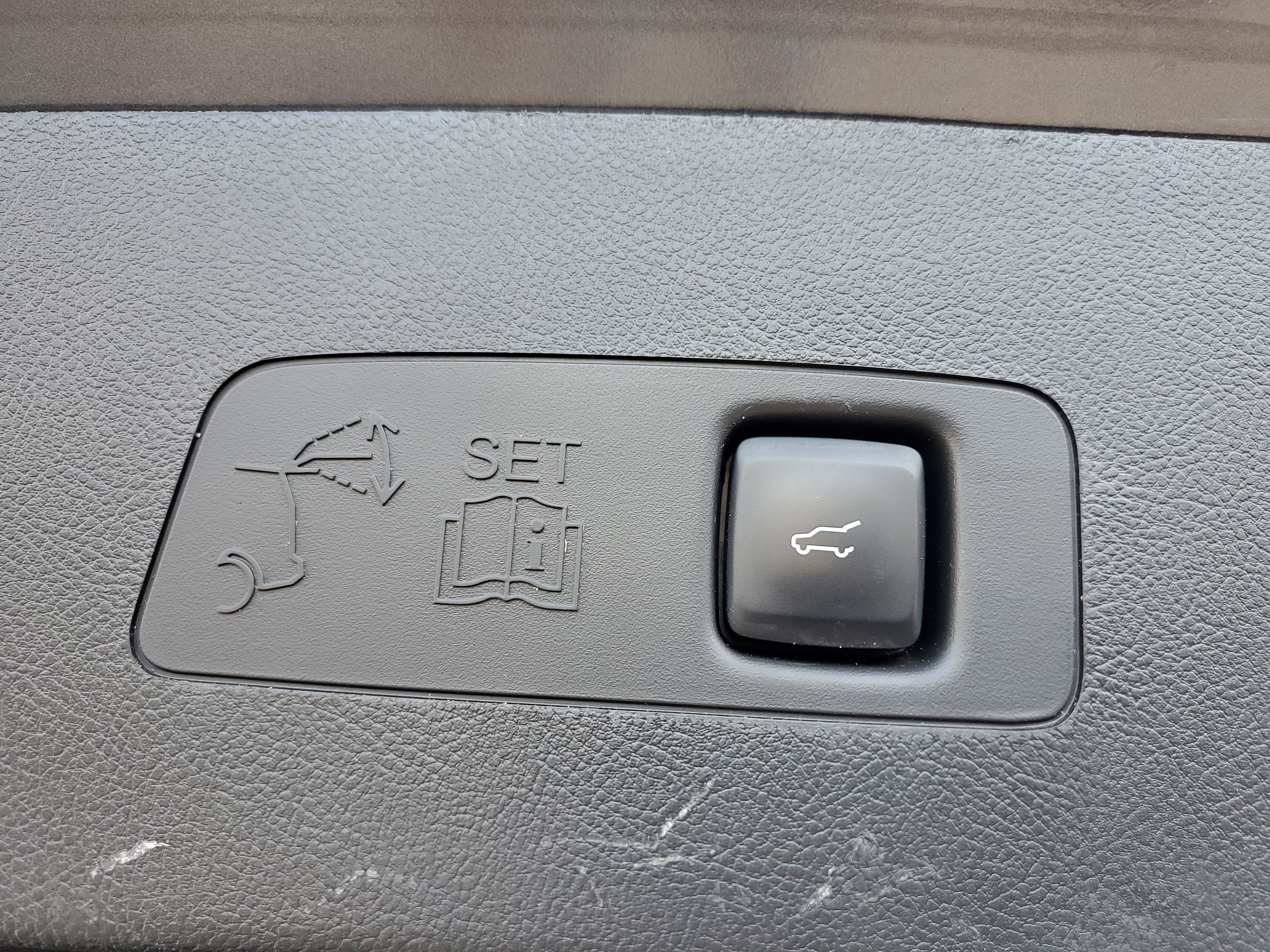 Certified 2024 Lincoln Corsair FWD image 9