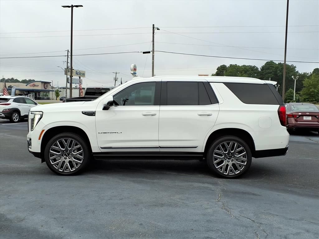 Used 2025 GMC Yukon Denali Ultimate w/ LPO, Floor Liner Package AWD/4WD image 17