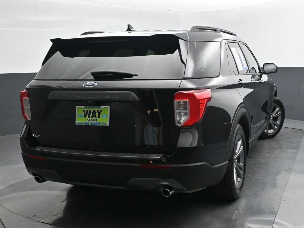 Used 2021 Ford Explorer XLT w/ Equipment Group 202A image 5