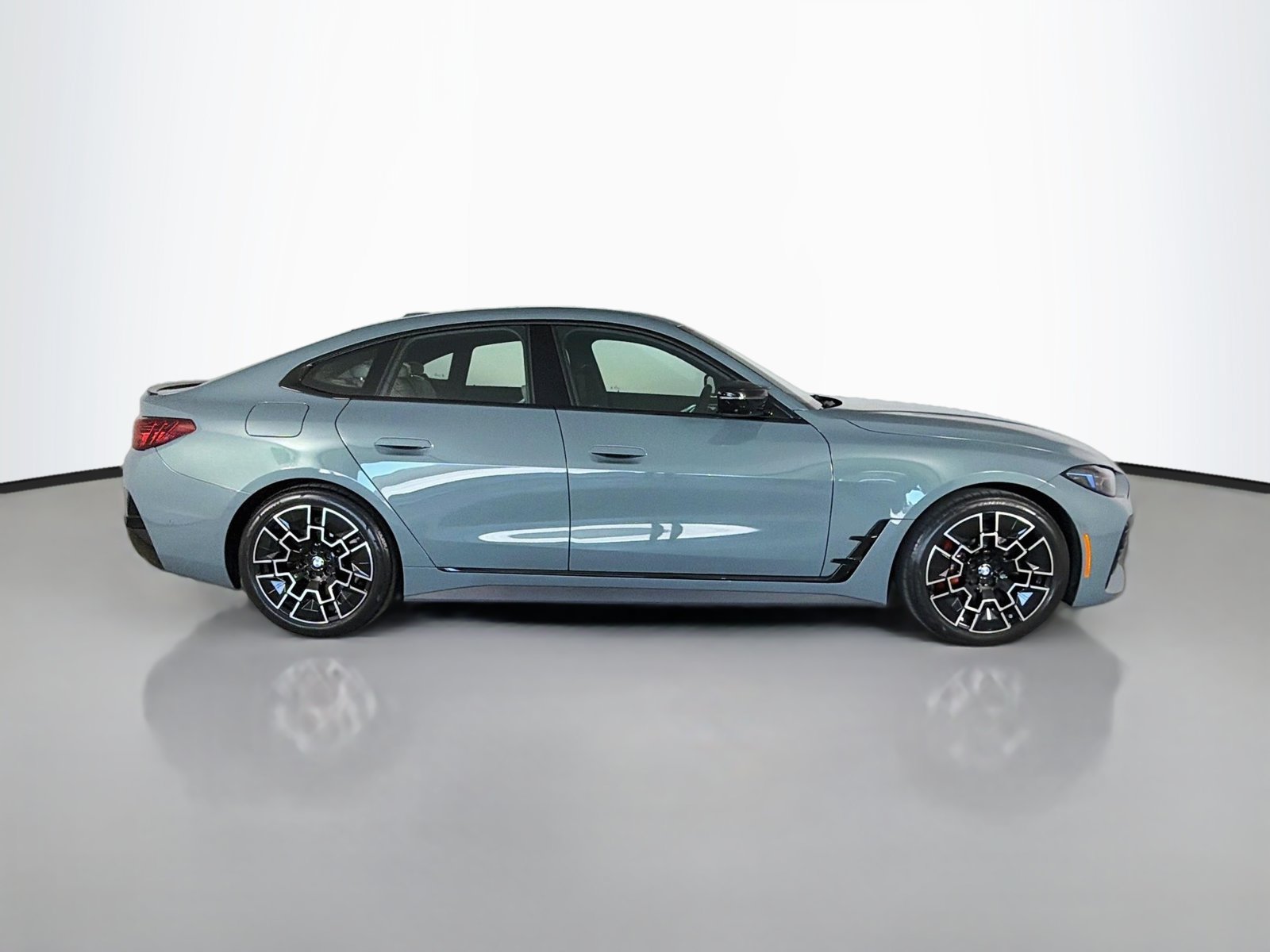Used 2026 BMW M440i w/ Premium Package RWD image 8