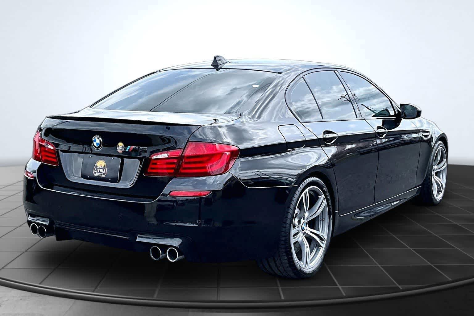 Used 2013 BMW M5 RWD image 23