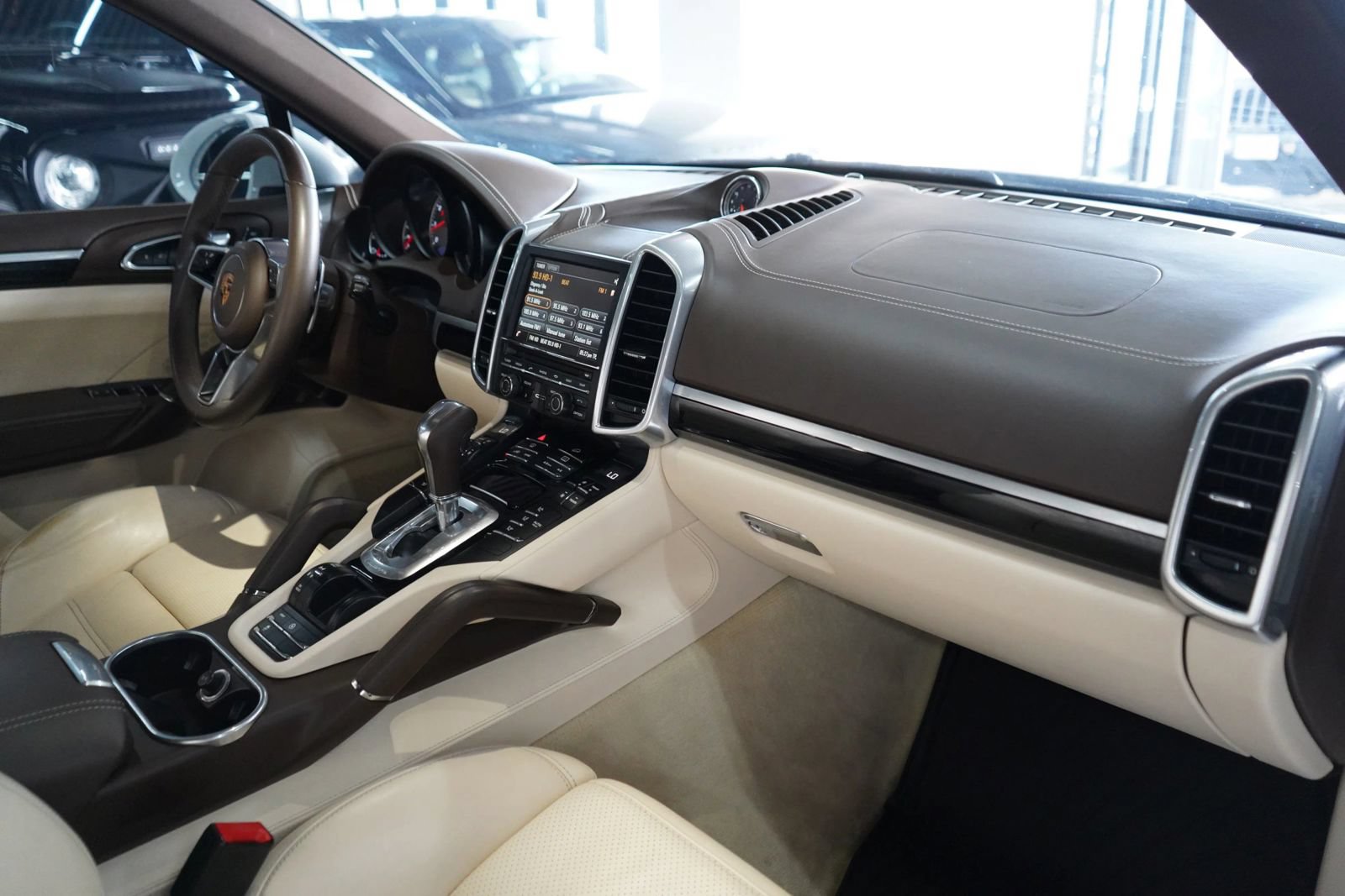 Used 2015 Porsche Cayenne S AWD/4WD image 18