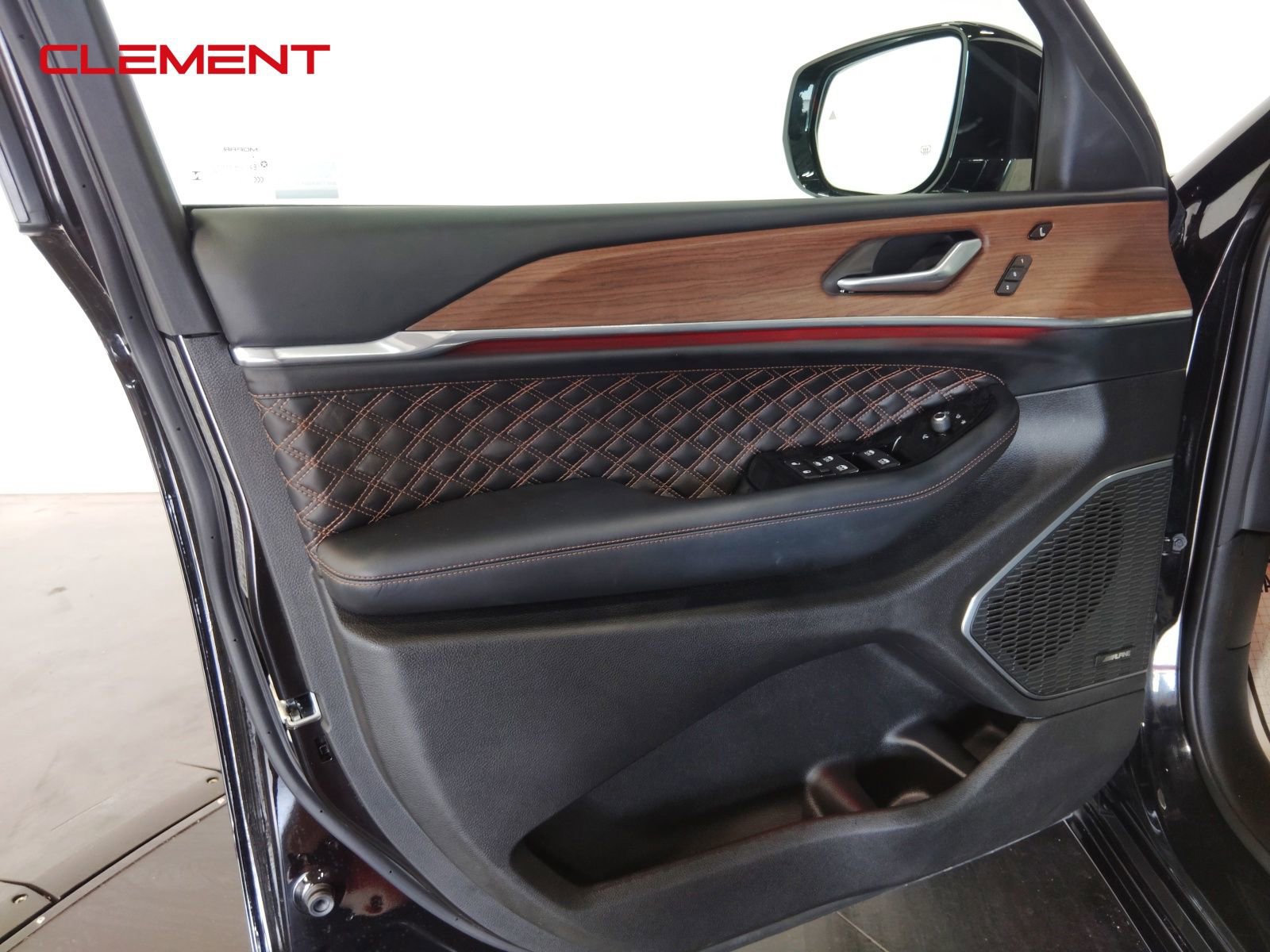 Used 2022 Jeep Grand Cherokee L Summit w/ Advanced Protech Group IV image 29