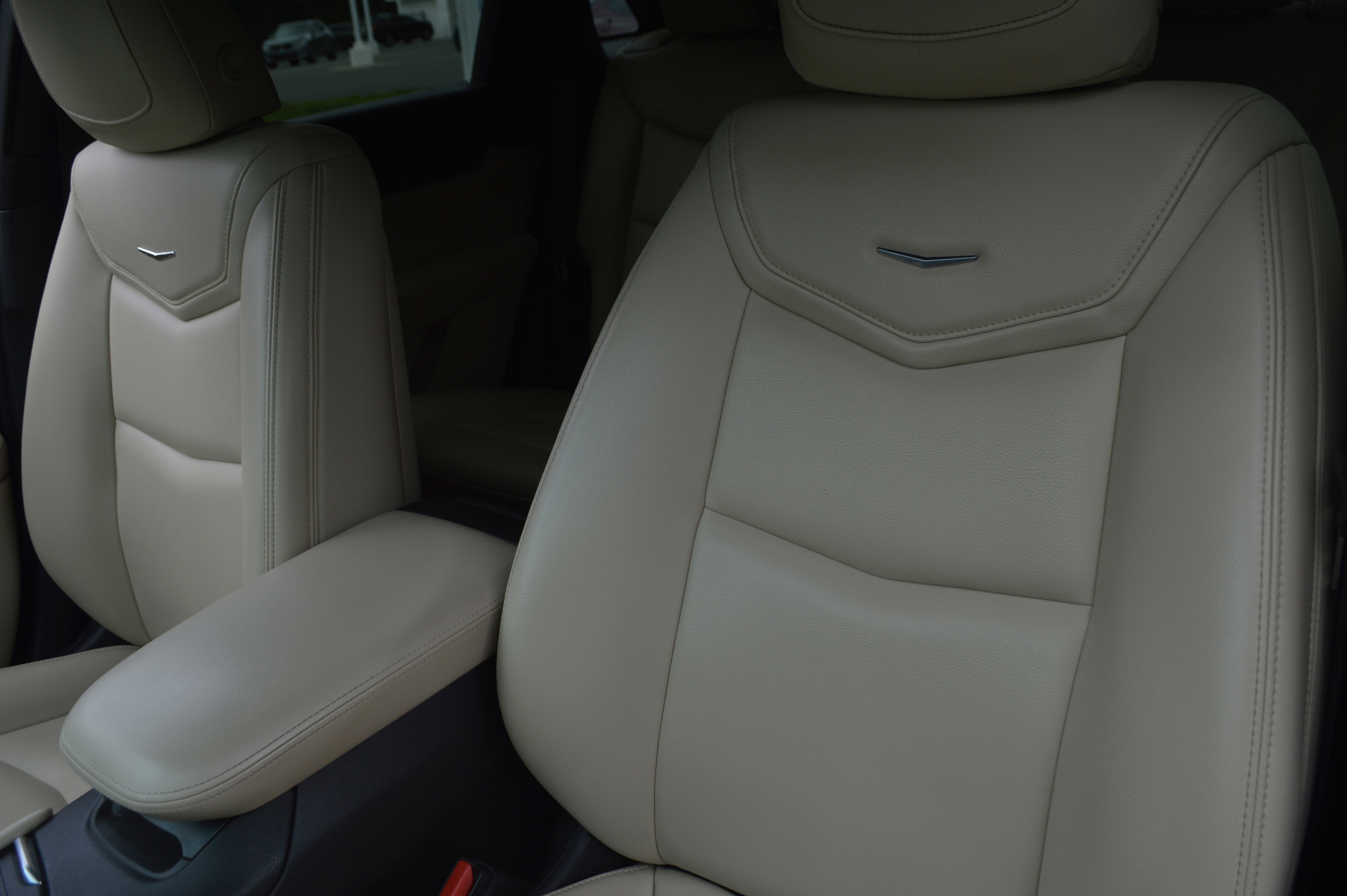 Used 2018 Cadillac XT5 FWD image 26