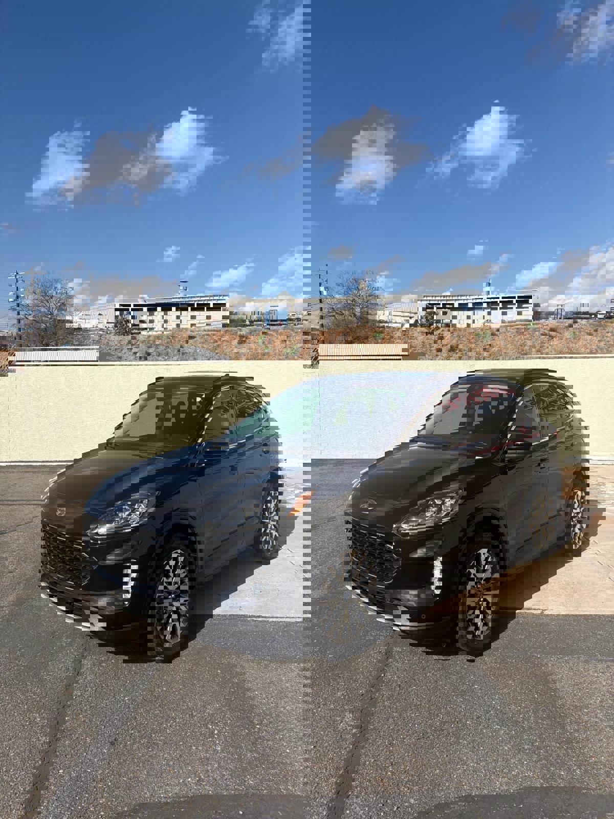 Used 2022 Ford Escape Titanium w/ Class II Trailer Tow Package image 3