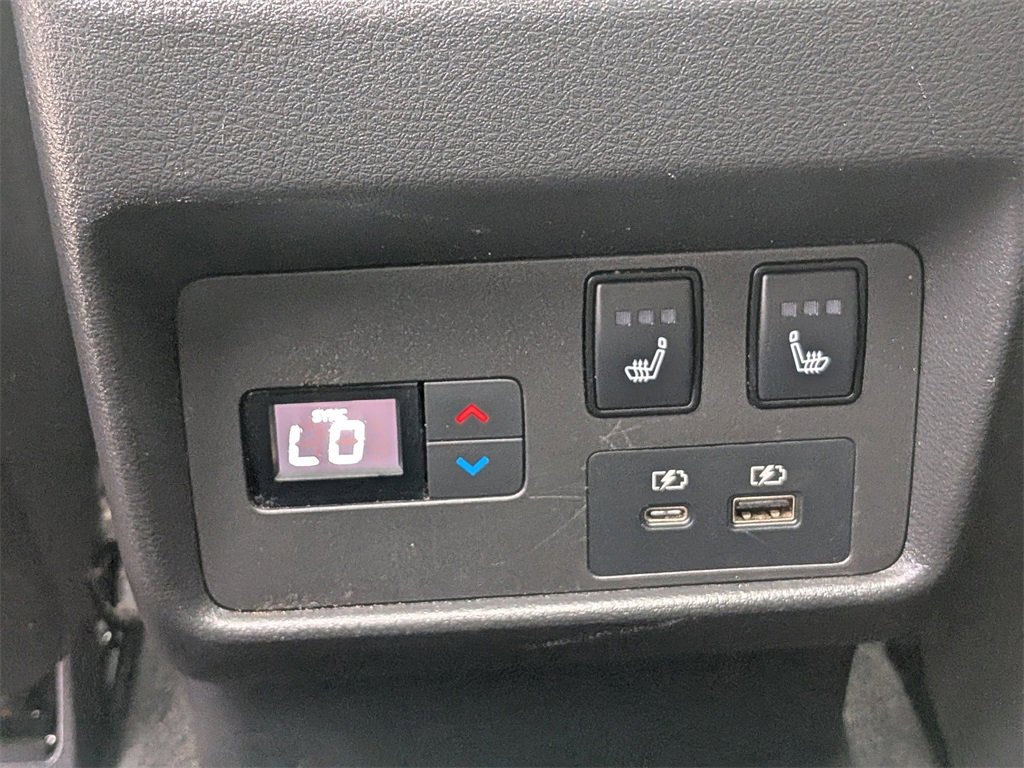 Used 2023 Nissan Rogue Platinum w/ Platinum Premium Package image 15