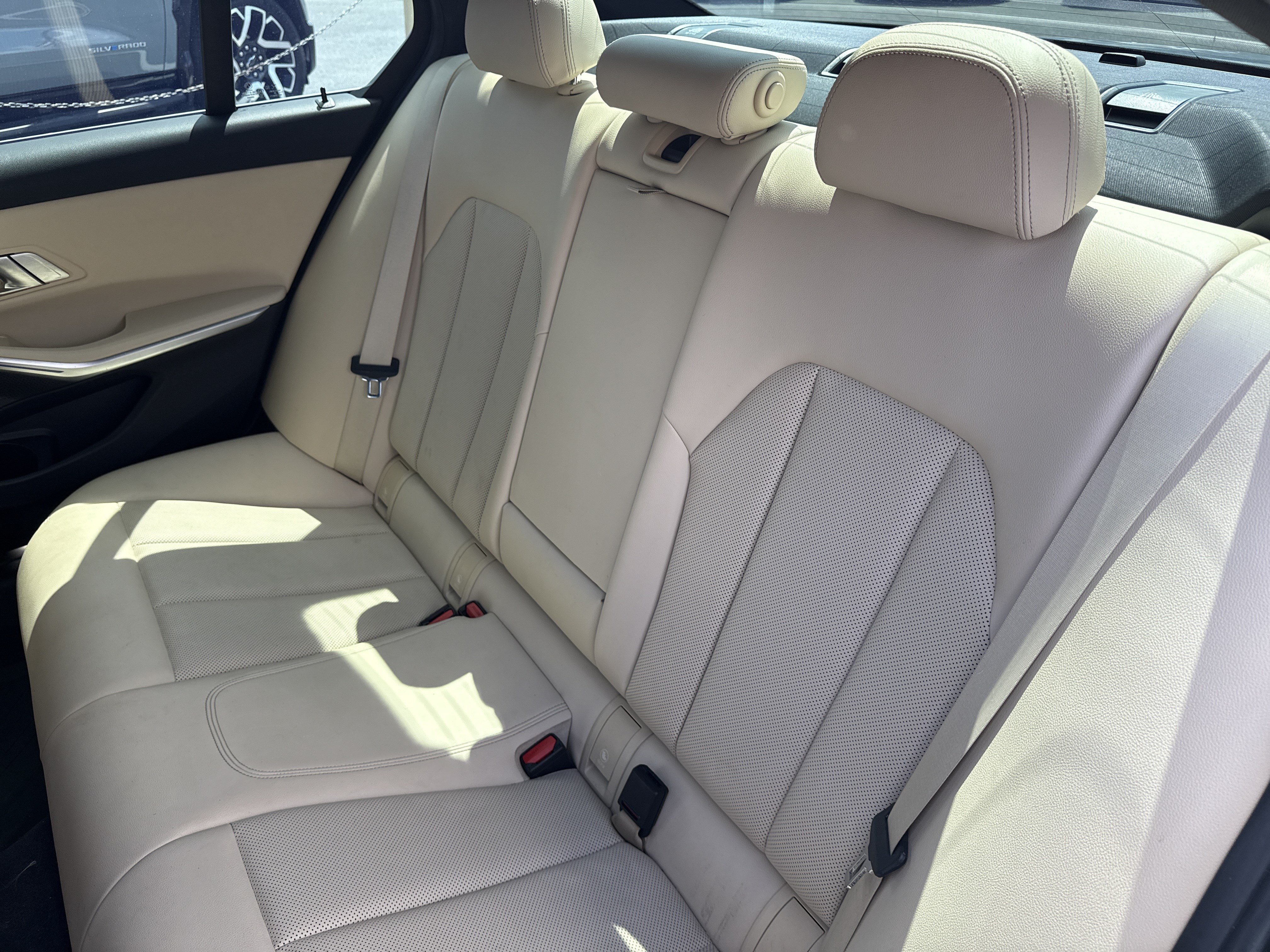 Used 2022 BMW 330e w/ Premium Package RWD image 31
