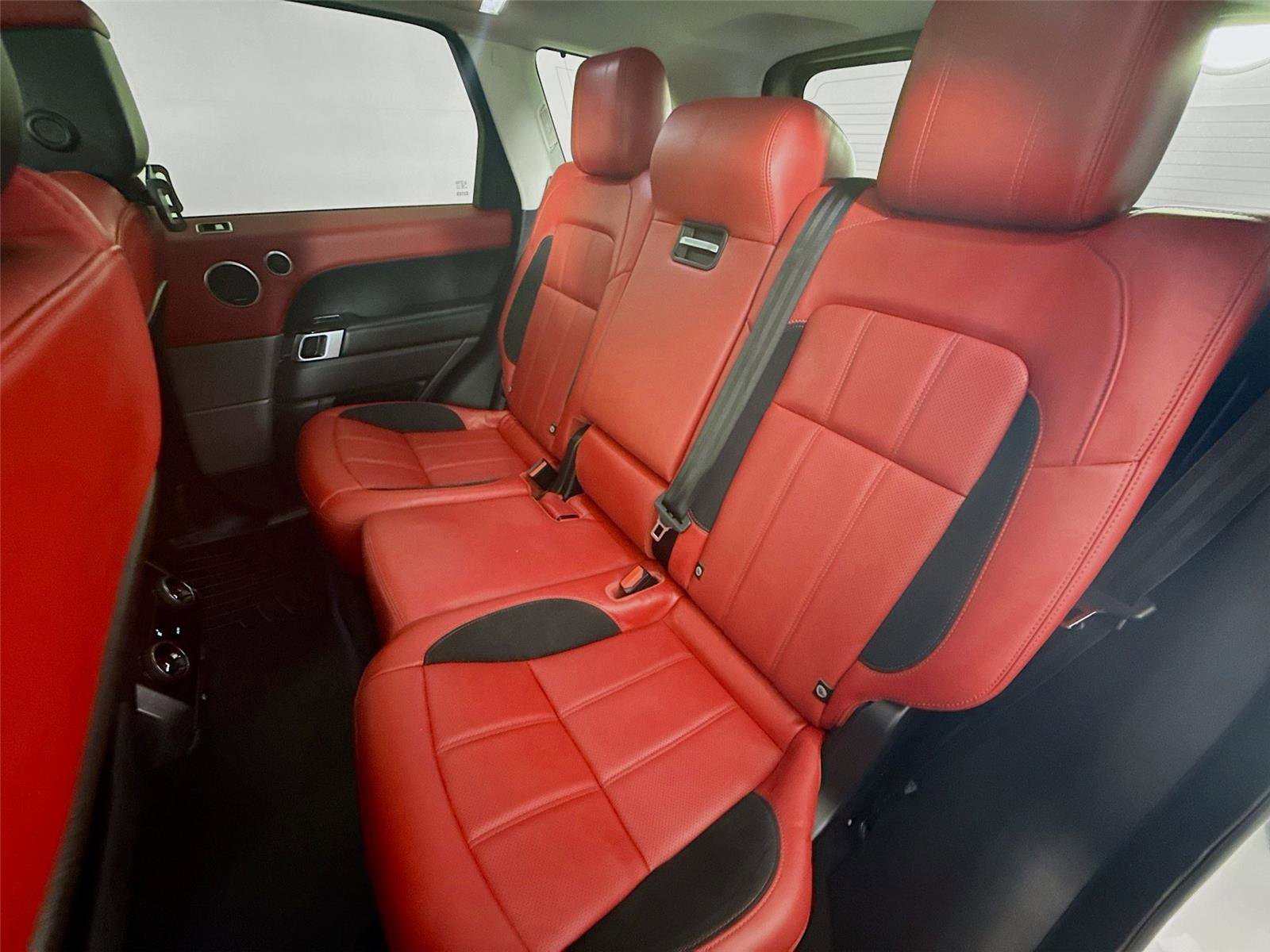 Used 2018 Land Rover Range Rover Sport Supercharged image 18