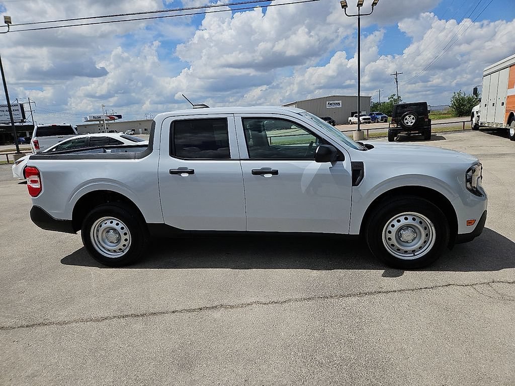 Used 2025 Ford Maverick XL w/ Equipment Group 102A AWD/4WD image 12