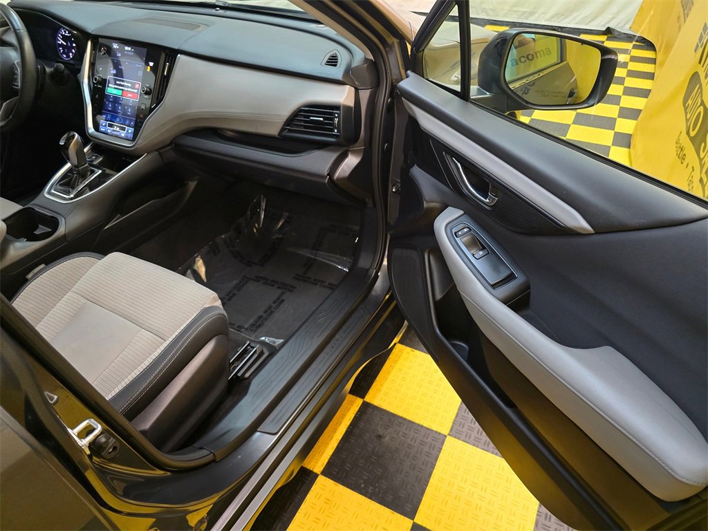 Used 2023 Subaru Outback Premium image 11