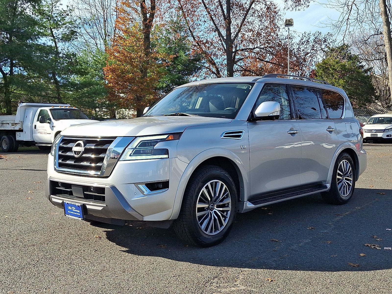 Used 2021 Nissan Armada SL w/ Captain's Chairs Package image 3