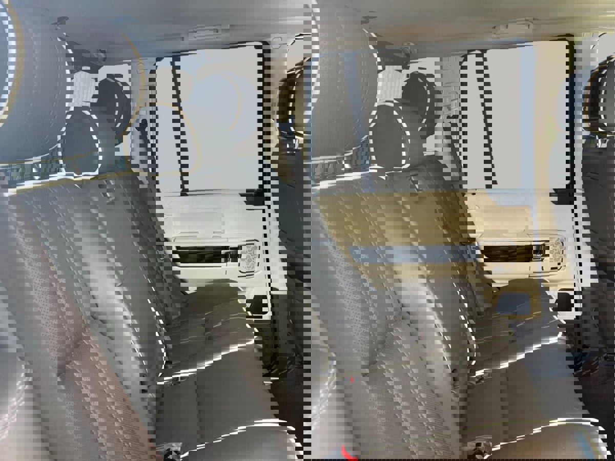 Used 2010 Land Rover Range Rover Supercharged image 32