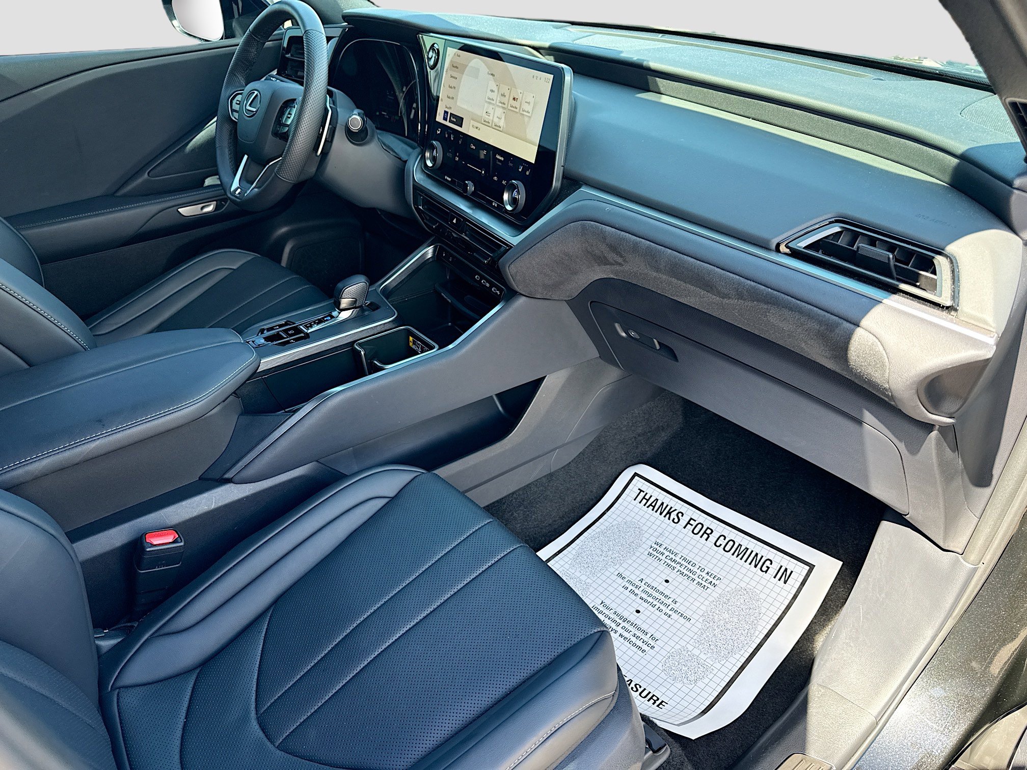 Used 2025 Lexus TX 500h AWD w/ Technology Package image 15