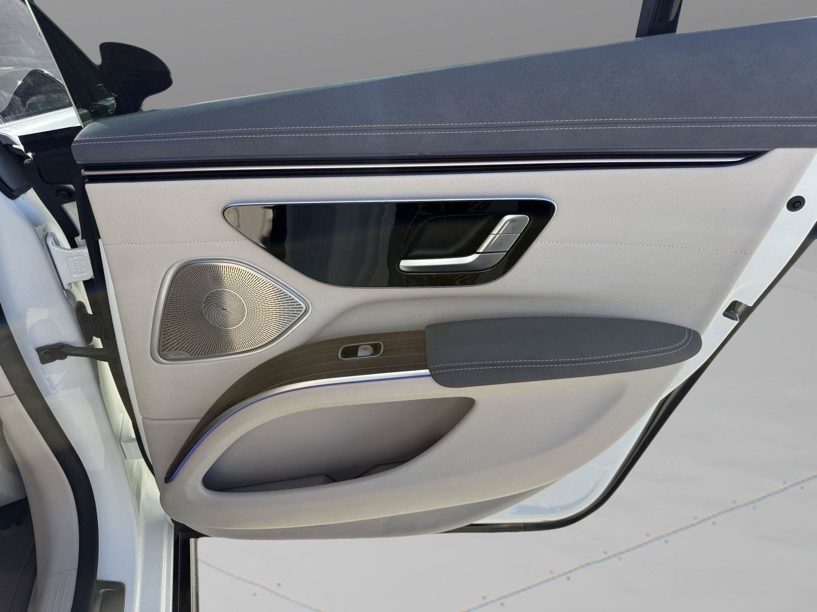 Used 2022 Mercedes-Benz EQS 450+ Sedan image 14
