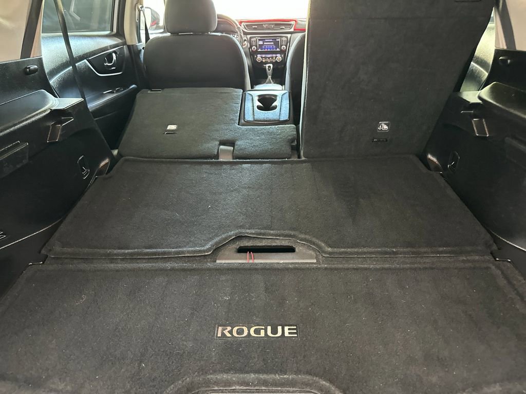 Used 2019 Nissan Rogue SV image 14