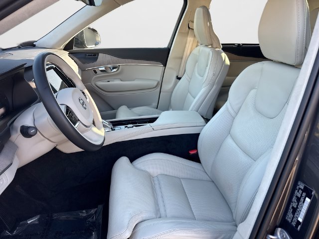Certified 2024 Volvo XC90 T8 Ultimate w/ Lounge Package AWD/4WD image 17
