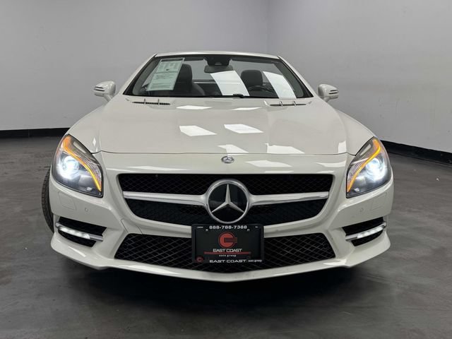 Used 2016 Mercedes-Benz SL 550 w/ Driver Assistance Package image 28