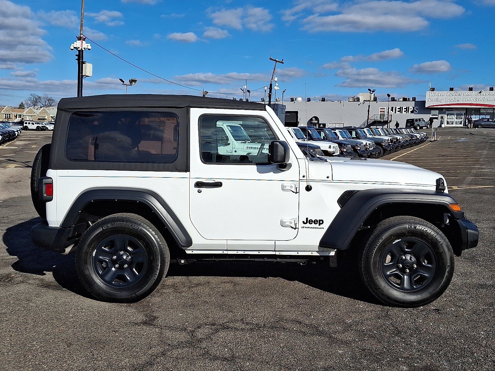 Used 2023 Jeep Wrangler Sport AWD/4WD image 7