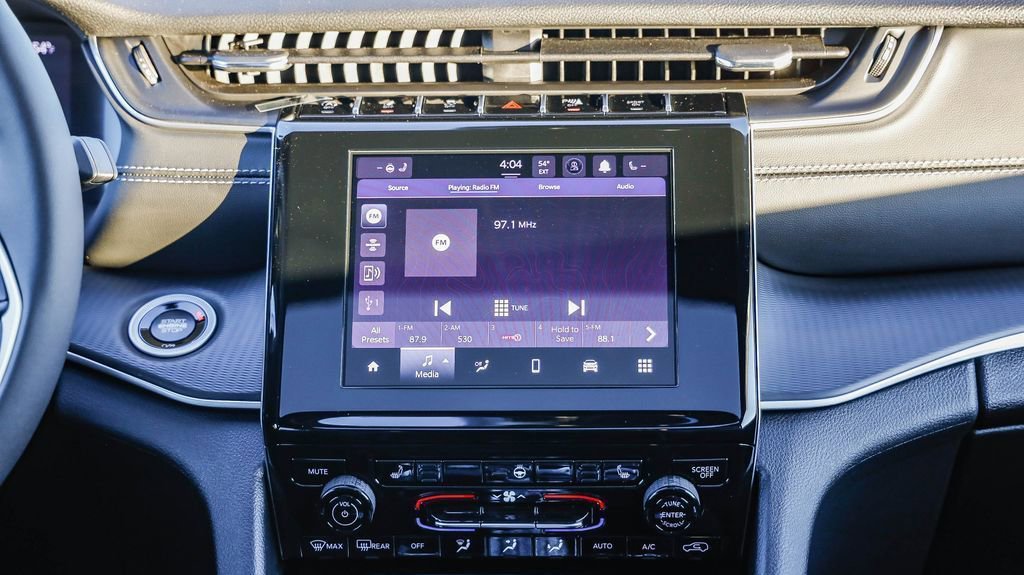 New 2025 Jeep Grand Cherokee Altitude image 15